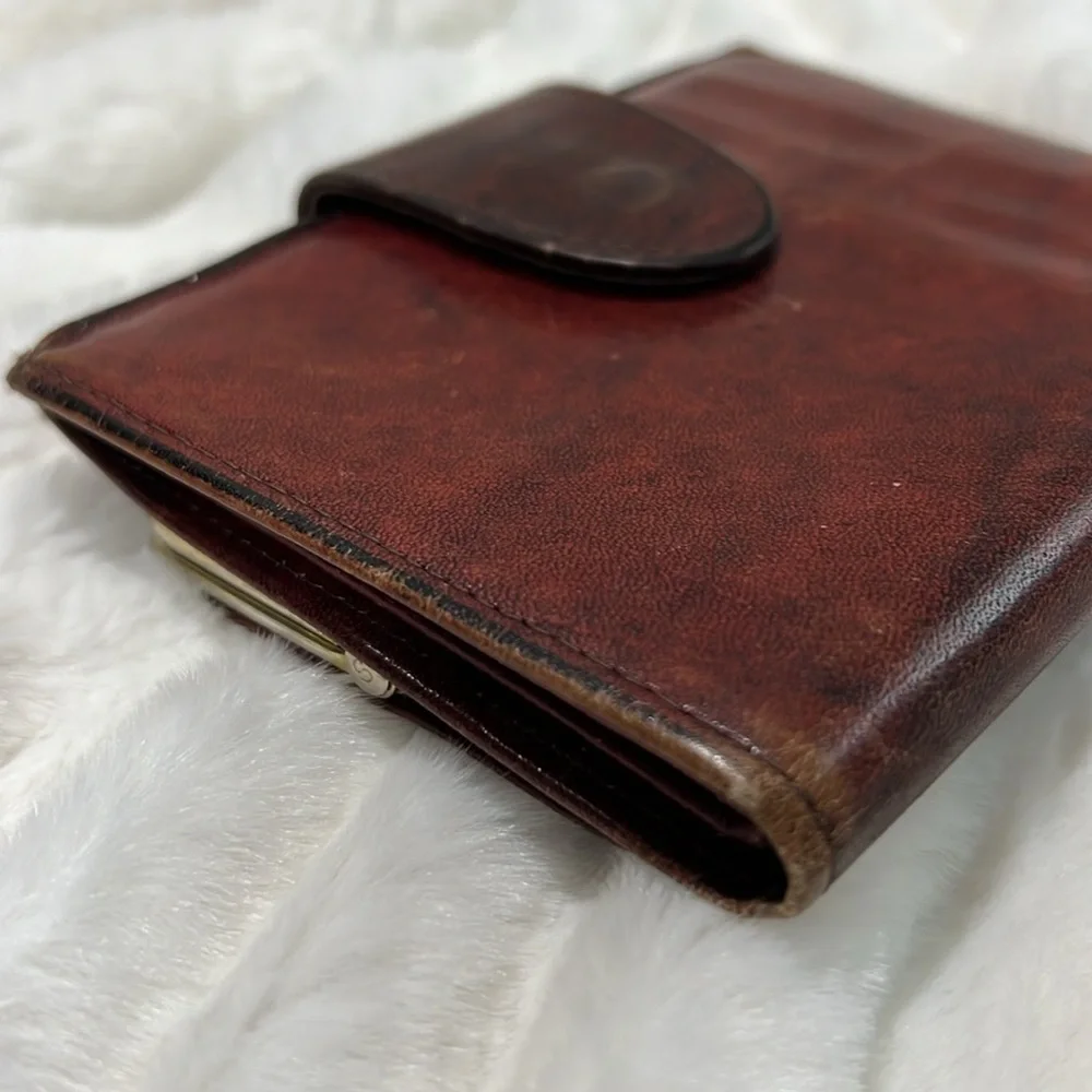 Rolf’s Cowhide Leather Hand Made Stitched Key Lock Bifold Wallet